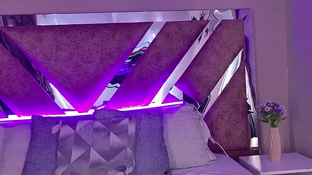 Snapshot of AmmyJones_ chatting on June 11, 7:34 pm AmmyJones online show from June 11, 7:34 pm