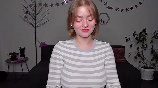 Snapshot of AidaPerry chatting on December 12, 5:59 pm AidaPerry online show from December 12, 5:59 pm