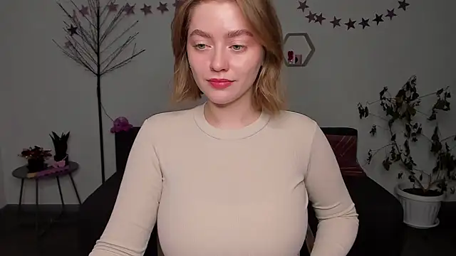 Snapshot of AidaPerry chatting on December 22, 5:32 pm AidaPerry online show from December 22, 5:32 pm