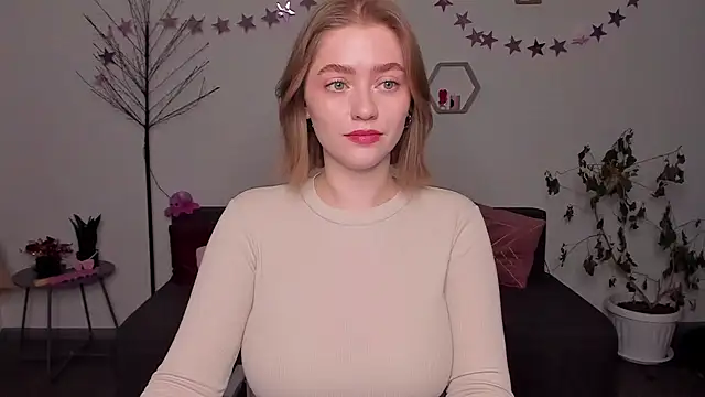 Snapshot of AidaPerry chatting on December 28, 3:04 pm AidaPerry online show from December 28, 3:04 pm