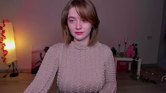 Snapshot of AidaPerry chatting on February 6, 7:18 pm AidaPerry online show from February 6, 7:18 pm