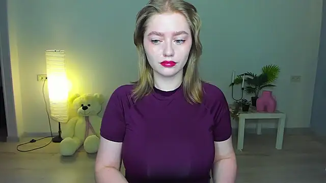 Snapshot of AidaPerry chatting on September 24, 6:44 pm AidaPerry online show from September 24, 6:44 pm