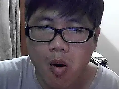 Snapshot of findagirlfriend chatting on December 10, 9:33 pm findagirlfriend online show from December 10, 9:33 pm