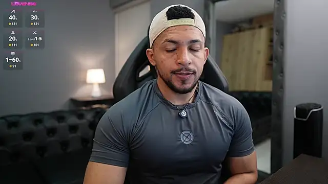 Snapshot of Martin_Logan chatting on February 24, 12:08 am Martin Logan online show from February 24, 12:08 am