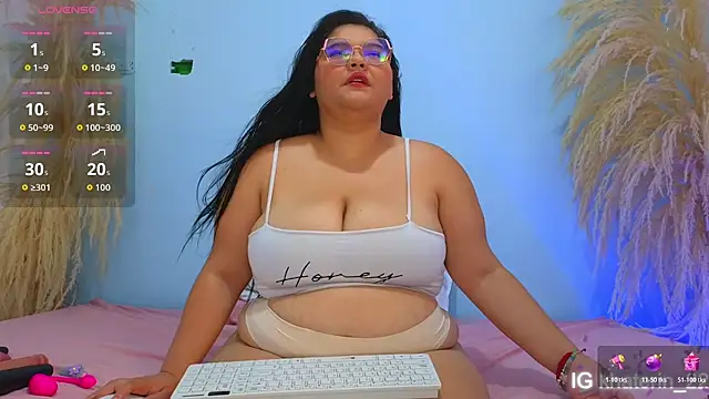 Snapshot of april_lopez6 chatting on November 2, 10:12 pm april lopez6 online show from November 2, 10:12 pm