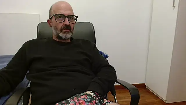 newsimo74 online show from November 4, 7:13 pm