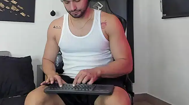 Dereck vega online show from December 28, 9:40 pm