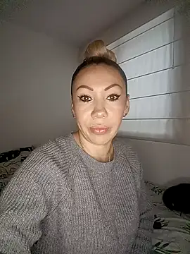 coral smitth online show from October 12, 6:40 pm