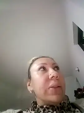 coral smitth online show from November 9, 6:28 pm