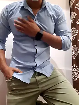 Guyinshortss online show from September 24, 7:50 pm