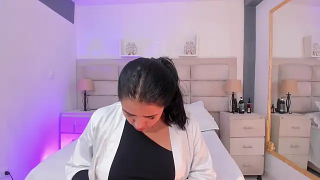 EmmaTorres  online show from December 29, 10:03 pm