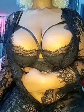 Snapshot of SexyCamila-22 chatting on November 26, 7:31 am SexyCamila-22 online show from November 26, 7:31 am