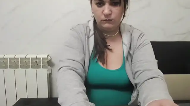 Snapshot of milfmomxx chatting on January 31, 7:51 pm milfmomxx online show from January 31, 7:51 pm