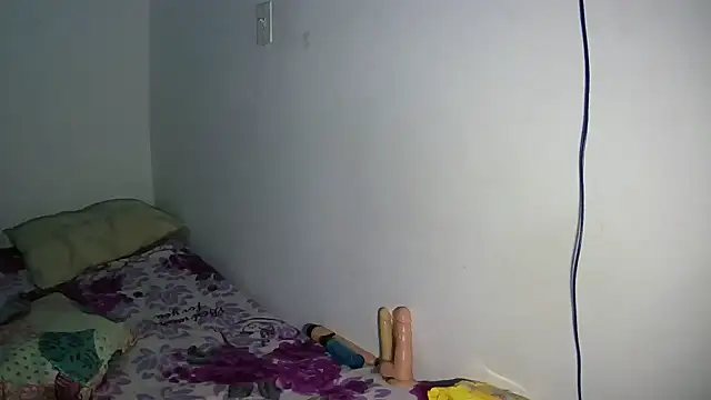 Snapshot of celeste_stephan chatting on February 12, 4:23 am celeste stephan online show from February 12, 4:23 am