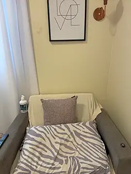 Brownfitbabyy online show from March 4, 12:00 pm