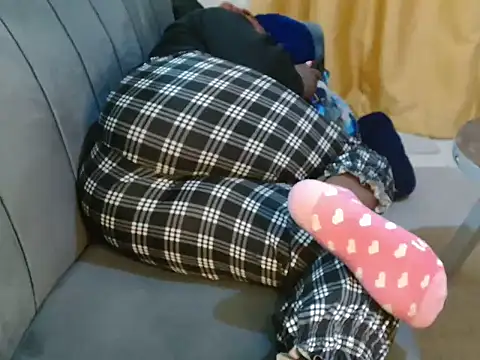 leslysexygirl online show from October 3, 5:59 am