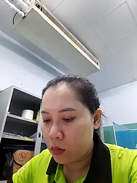 Snapshot of Benlla2802 chatting on December 6, 9:02 pm Benlla2802 online show from December 6, 9:02 pm