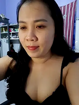 Snapshot of Benlla2802 chatting on December 19, 3:52 pm Benlla2802 online show from December 19, 3:52 pm