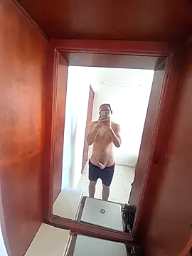 Snapshot of Juan2323hot chatting on September 17, 1:57 pm Juan2323hot online show from September 17, 1:57 pm