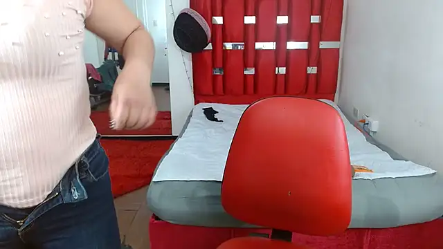 krystal thomson online show from November 21, 4:38 pm