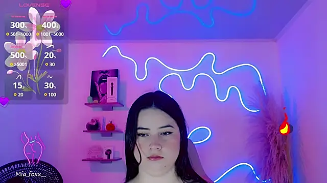 Mia foxx  online show from January 17, 9:06 pm