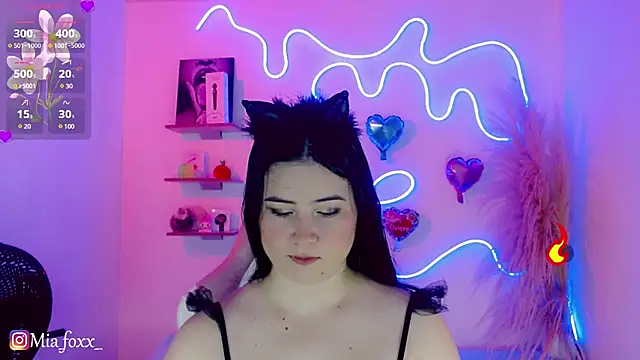 Mia foxx  online show from January 30, 9:04 pm