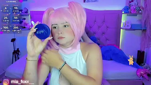 Mia foxx  online show from December 2, 9:10 pm