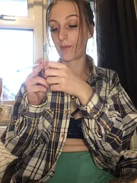 indie-rayne online show from December 10, 3:01 pm