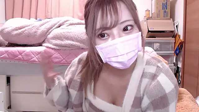 Snapshot of _chanMOMO_ chatting on December 22, 4:50 am chanMOMO online show from December 22, 4:50 am