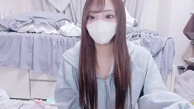 Snapshot of _chanMOMO_ chatting on October 10, 1:21 pm chanMOMO online show from October 10, 1:21 pm