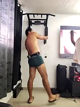 Snapshot of LatinMar chatting on February 11, 12:43 pm LatinMar online show from February 11, 12:43 pm