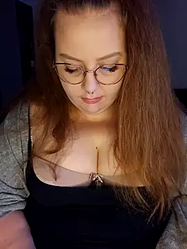 Snapshot of _Julie_x chatting on December 20, 4:20 am Julie x online show from December 20, 4:20 am