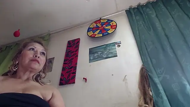 Kazsandraa online show from March 8, 2:10 pm