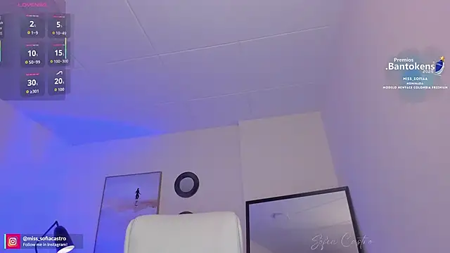 miss sofiaa online show from October 16, 1:23 pm