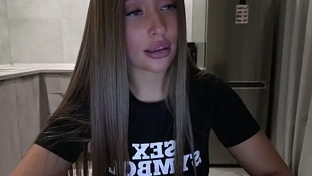 Snapshot of Cinderella____ chatting on November 20, 6:40 pm Cinderella online show from November 20, 6:40 pm