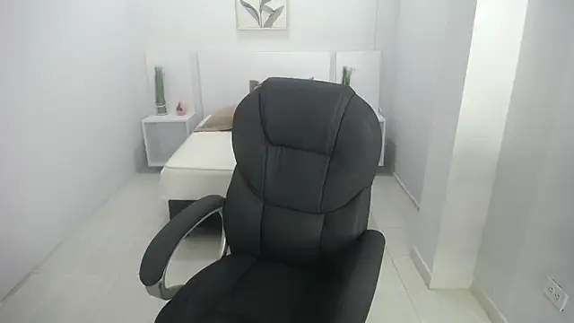 liseth fox online show from January 23, 12:30 pm