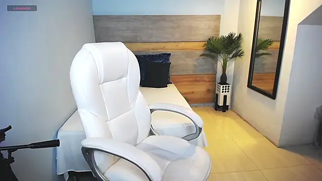 liseth fox online show from February 5, 1:26 am