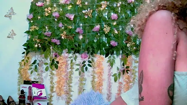 Crysrus online show from March 1, 7:38 pm