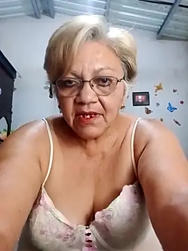 Madrastrahot69 online show from October 9, 9:35 pm