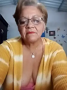 Madrastrahot69 online show from December 16, 3:22 am