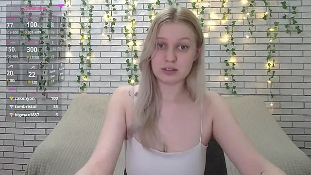 EmiliaDuchess online show from February 16, 10:43 am