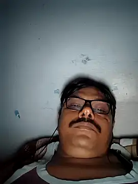 Snapshot of Srmotrs chatting on December 18, 6:58 pm Srmotrs online show from December 18, 6:58 pm