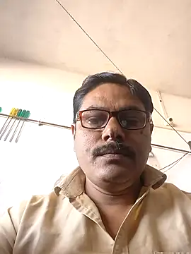 Snapshot of Srmotrs chatting on January 18, 6:50 am Srmotrs online show from January 18, 6:50 am