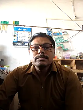 Snapshot of Srmotrs chatting on February 12, 5:57 am Srmotrs online show from February 12, 5:57 am