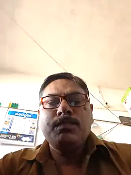 Snapshot of Srmotrs chatting on February 14, 5:59 am Srmotrs online show from February 14, 5:59 am