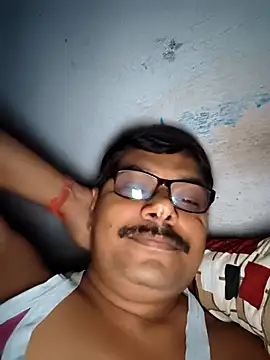 Snapshot of Srmotrs chatting on February 14, 6:59 pm Srmotrs online show from February 14, 6:59 pm