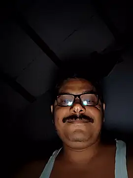 Snapshot of Srmotrs chatting on February 28, 5:58 pm Srmotrs online show from February 28, 5:58 pm