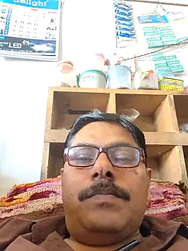 Snapshot of Srmotrs chatting on March 2, 6:25 am Srmotrs online show from March 2, 6:25 am