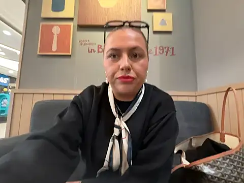 Arabellalee23 online show from January 13, 4:45 pm