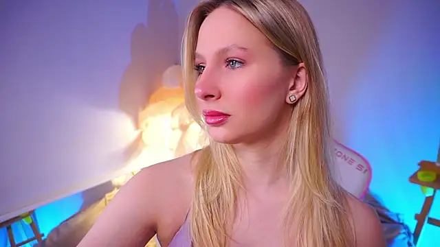 Snapshot of AnnLevine chatting on February 4, 1:28 pm AnnLevine online show from February 4, 1:28 pm